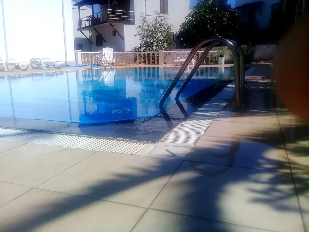 Jungle Apart Hotel