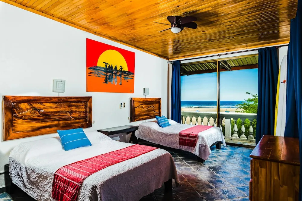 Witch's Rock Surf Camp Beachfront HOTEL