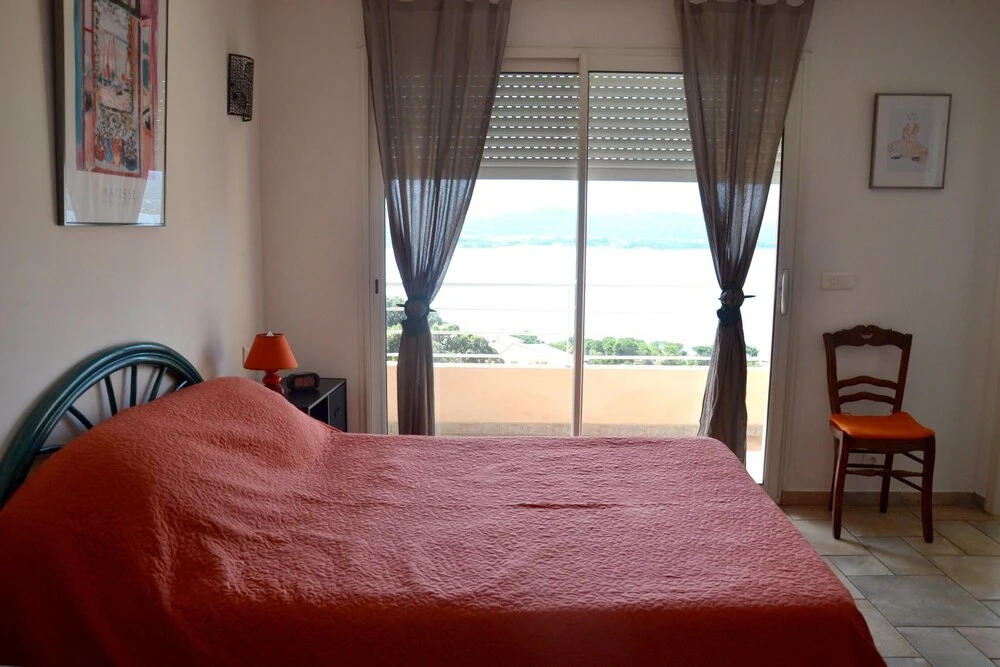 Villa With 4 Bedrooms in Porto-vecchio, With Wonderful sea View, Enclo