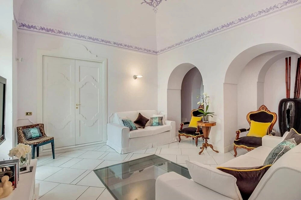 Villa Aurora