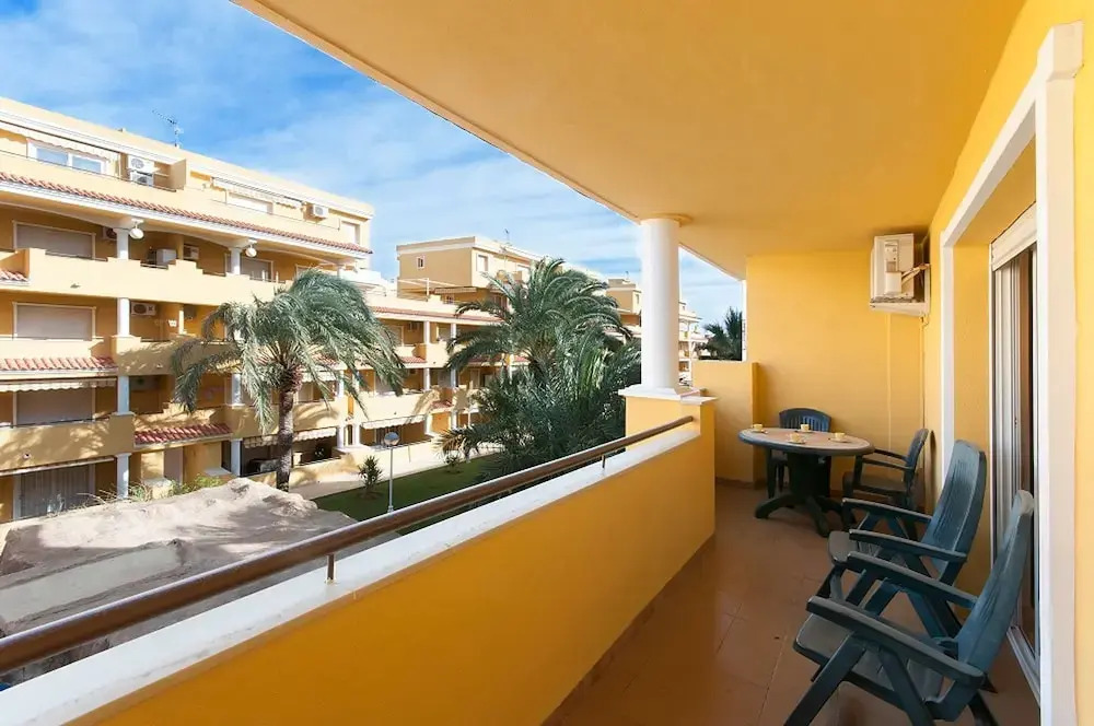 Cascades in D nia With 2 Bedrooms and 1 Bathrooms