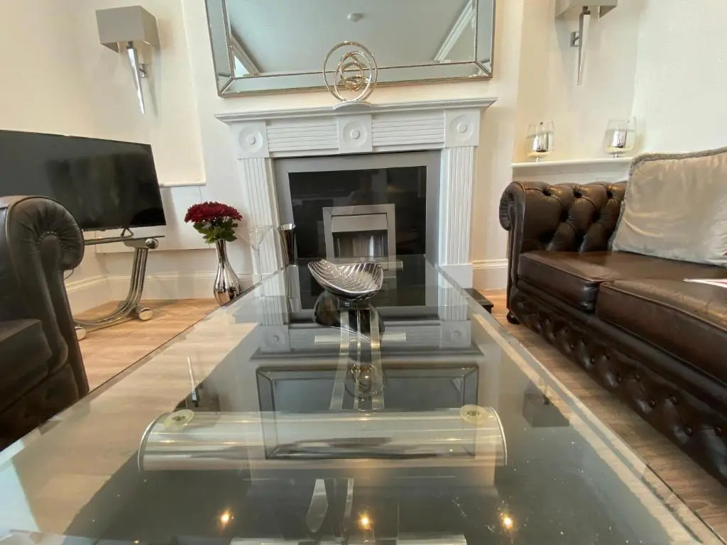 The Maureen Suite