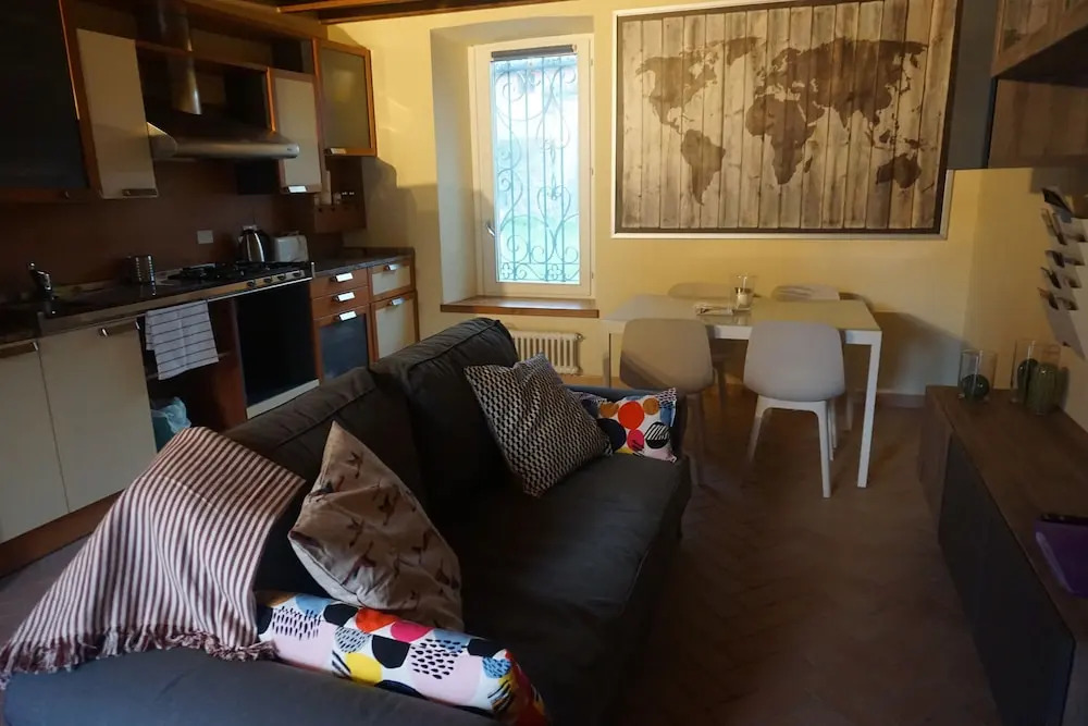 La casa di Edone