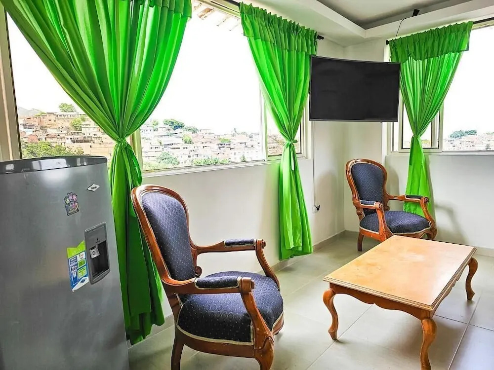 La Mercedes Lite Hostal By MH