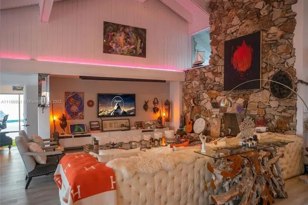 Villa Hashmi Luxury 5BD & 5BA Retreat on North Bay Island
