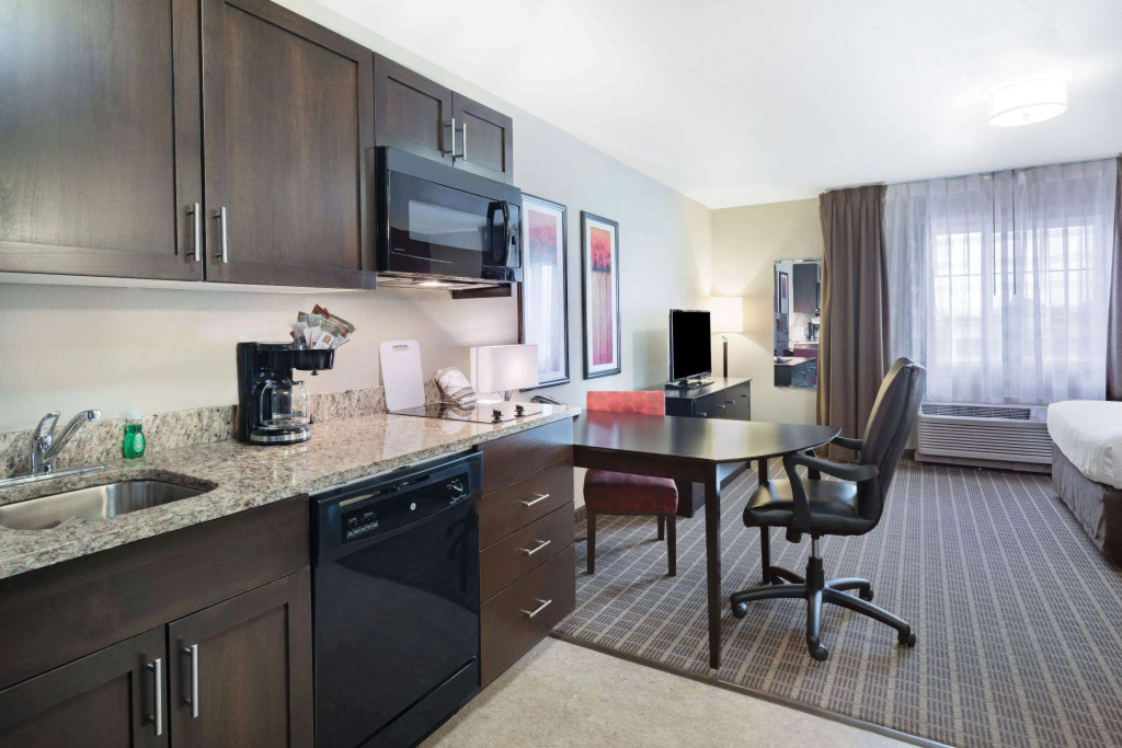 Hawthorn Extended Stay by Wyndham Dickinson