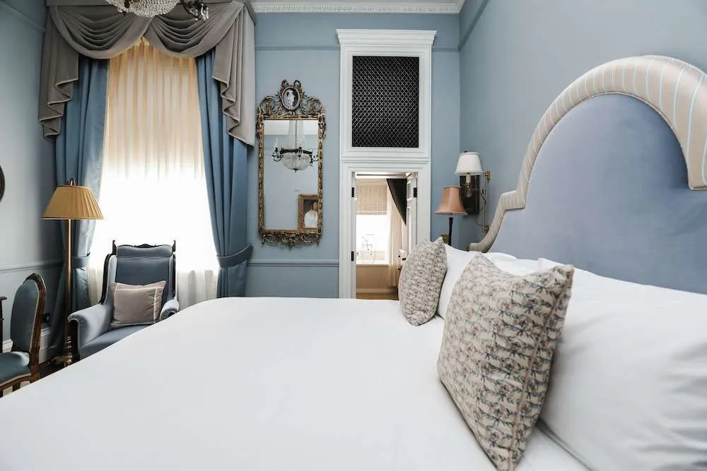 Henry's Townhouse