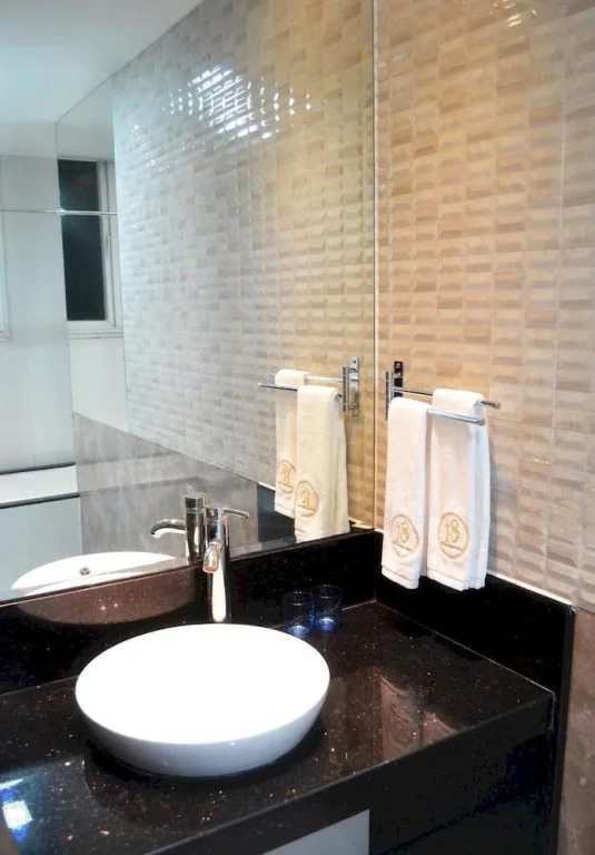 Tianquan 18 Degree Holiday Villa Hotel