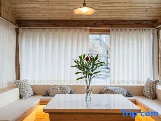 Tingtai Homestay (Titian Scenic Area)