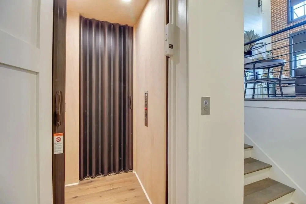 River Views, Historic Central Neighborhood, Luxury Townhome