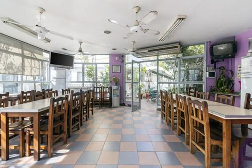 Master Hostel Borges