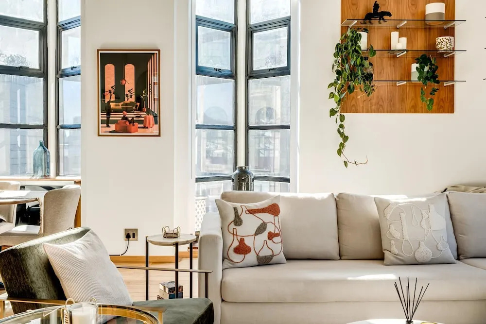 Contemporary 2bed in Art Deco Heritage Site Elevea
