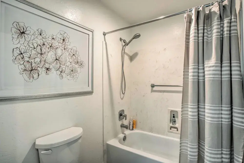 55+ Community w/ Pool & Spa: Green Valley Retreat