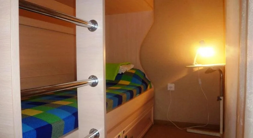 8 floor hostel