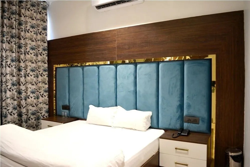 Hotel Silver Ace
