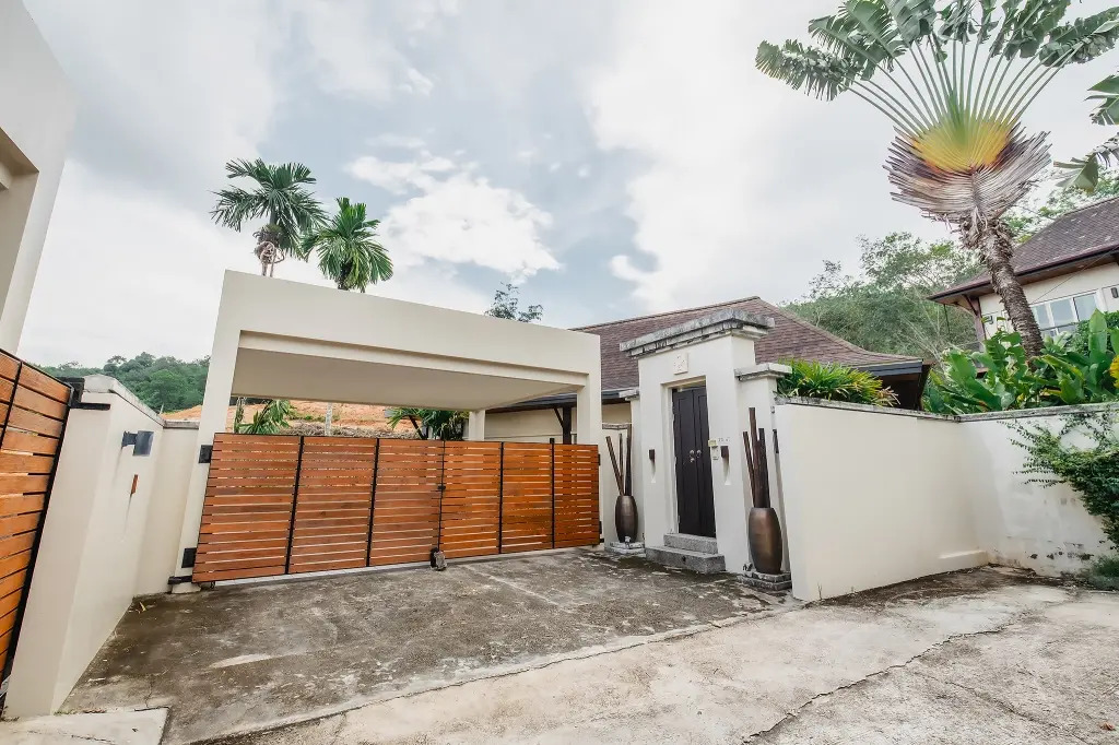 Ivory Pool Villa in Nai Harn Villa