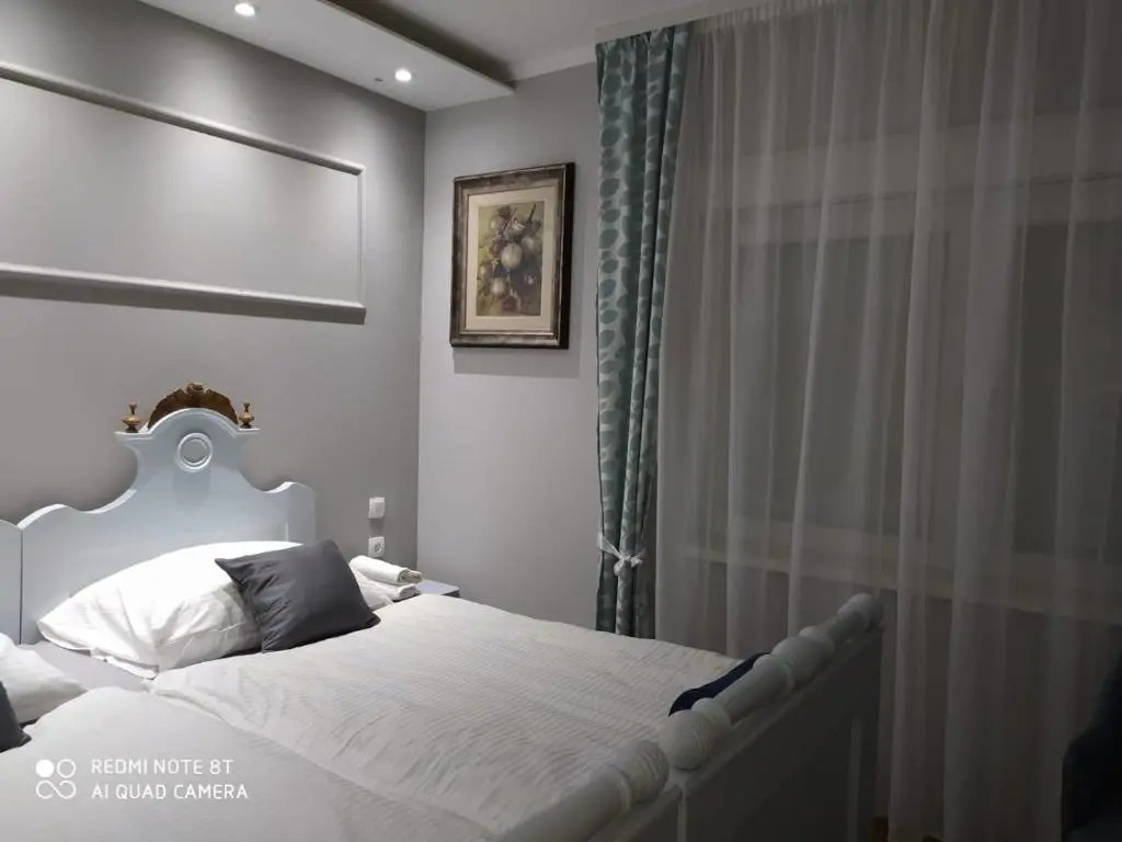 Villa Lucia Apartments & Rooms
