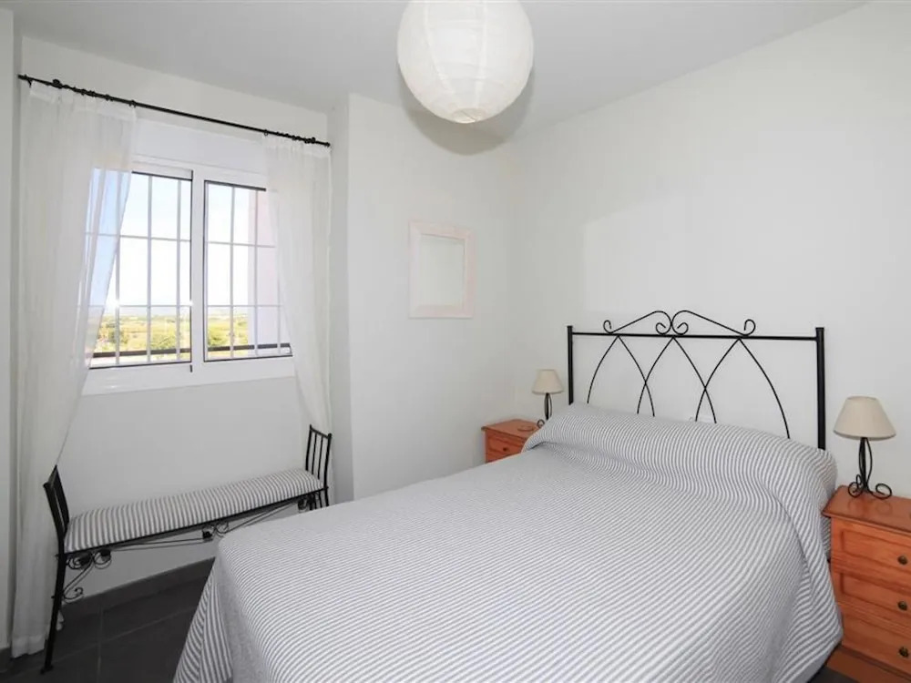 Comfortable Apartment With Washing Machine Near the Sea