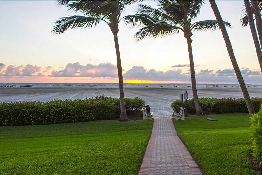 Estero Blvd Condo #259117 2 Bedrooms 2 Bathrooms Condo