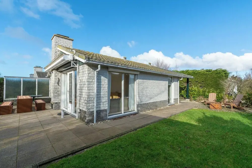 Holiday Home near Petten Beach with Pool