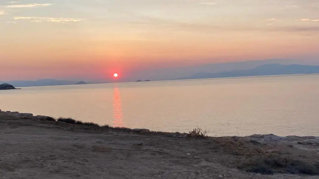 NV seafront Villa with private pool & NV seafront luxury suites no pool acces - Aegina