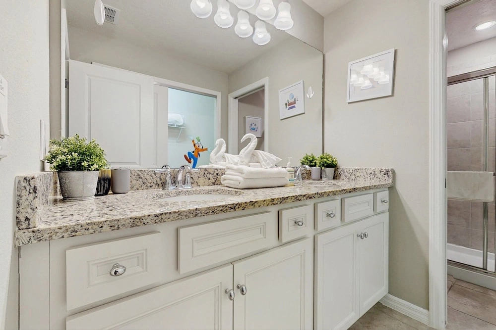 Charming Townhome With Private Pool, Lanai, & Washer/dryer