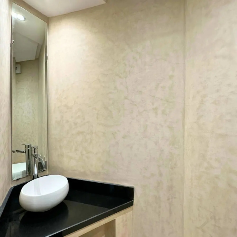 The Tropical Luxury 2BR City Centre Retreat