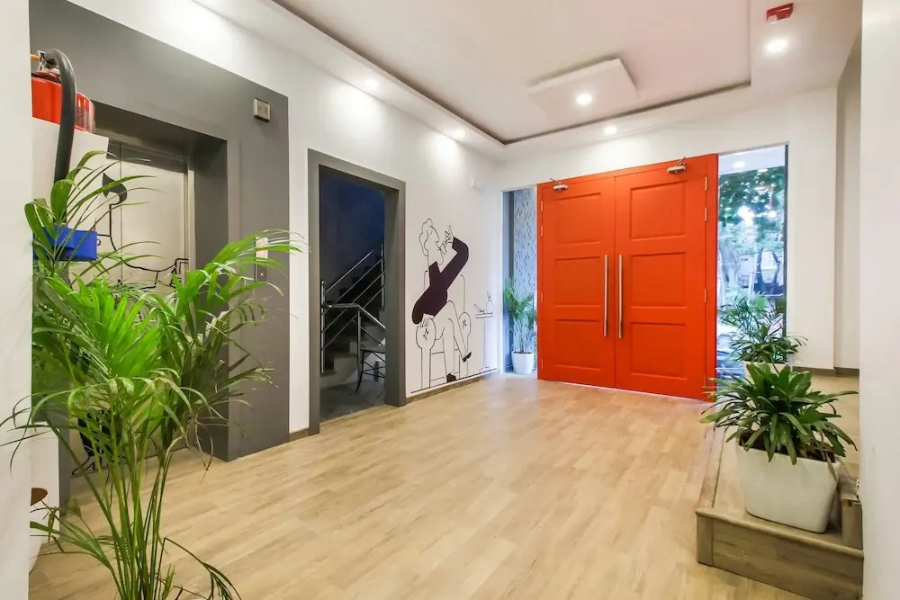 OYO Townhouse 180 Sant Regency