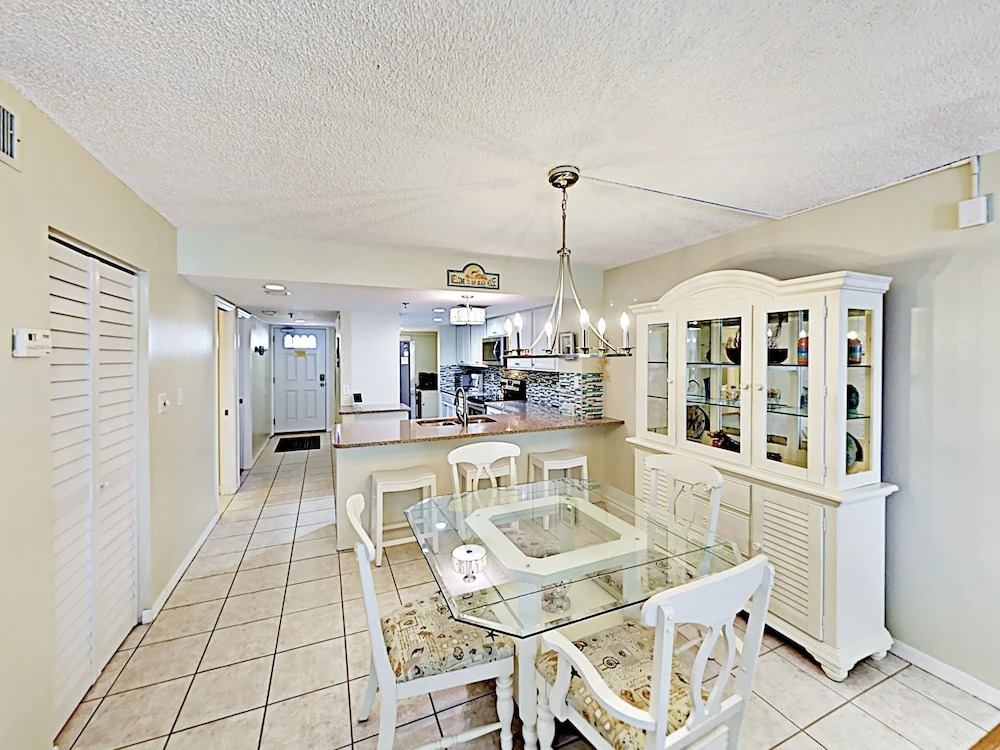 Fresh Beachy Vibe Condo Unit 204 2 Bedrooms 2 Bathrooms Condo