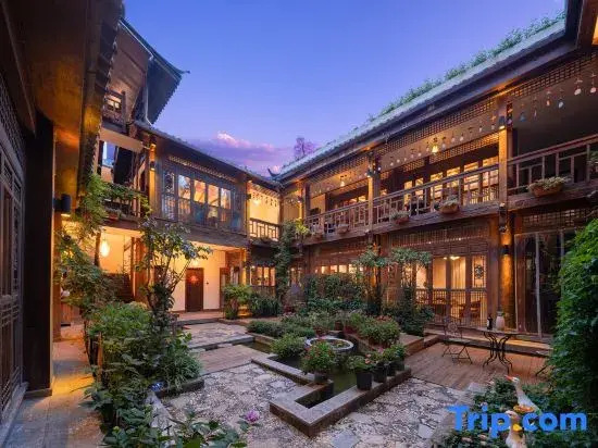 Ruyuan Mansion · Lijiang Naxi Style Garden