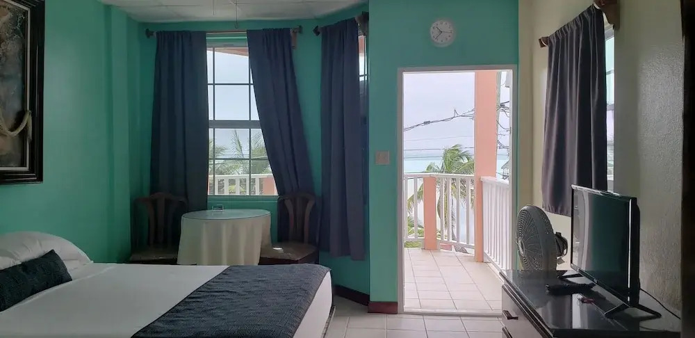 Alayna Ocean Views at The Club Caye Caulker