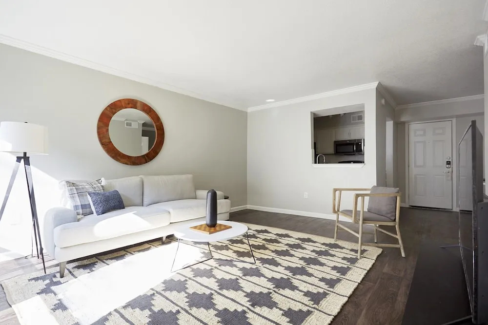 Deluxe Braeswood Place Suites by Sonder