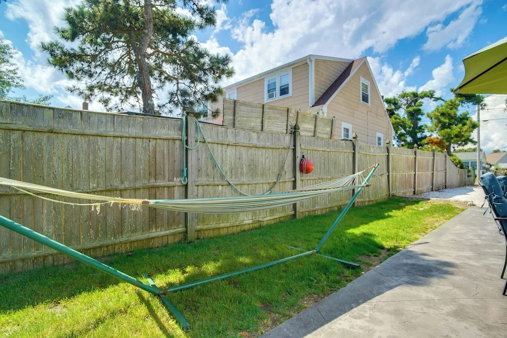 Walk to Beach: Quaint Dennis Home w/ Deck + Grill!