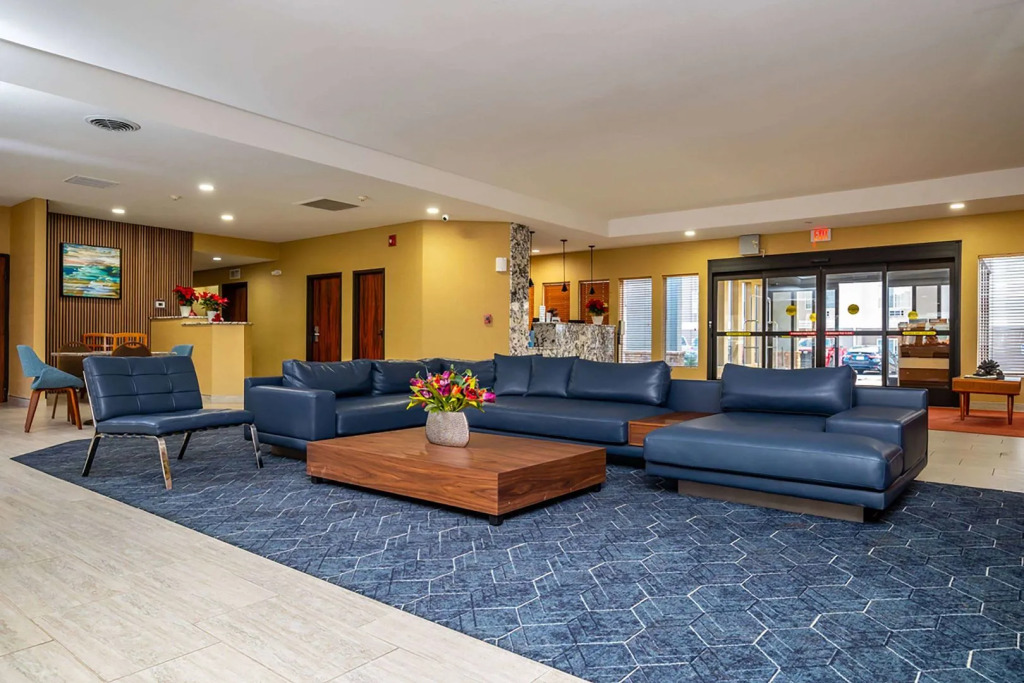 Endeavor Inn & Suites, Trademark Collection by Wyndham