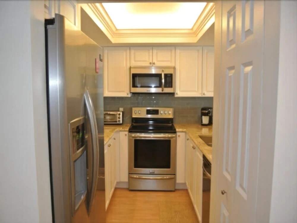 Seagate W 502 - 2 Br Condo