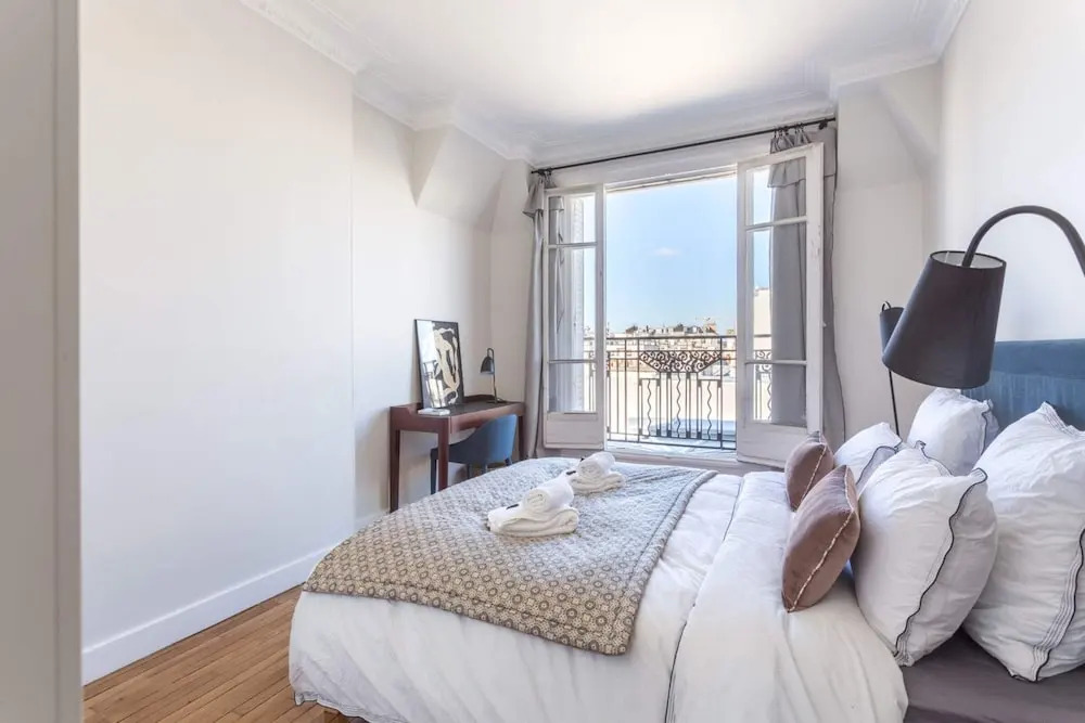 Designer Apartment - Eiffel Tower View!