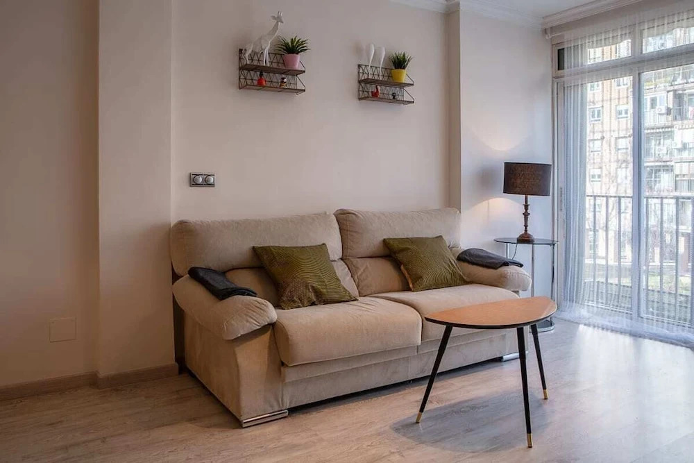 Modern 3bed Apt Next to Madrid Airport, Near Metro