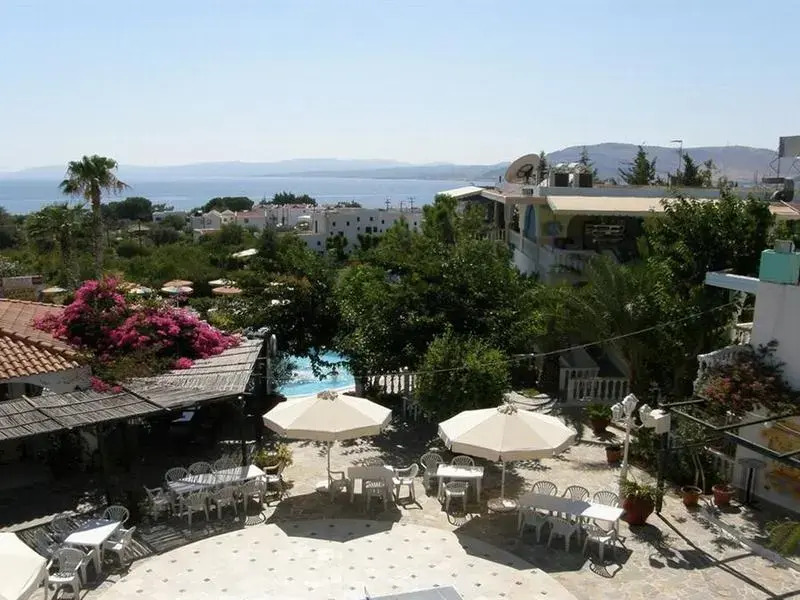 Pefkos Garden