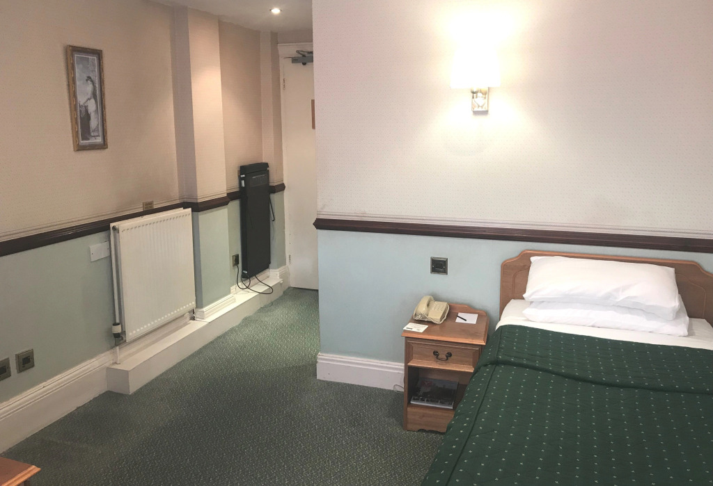 Cairn Hotel