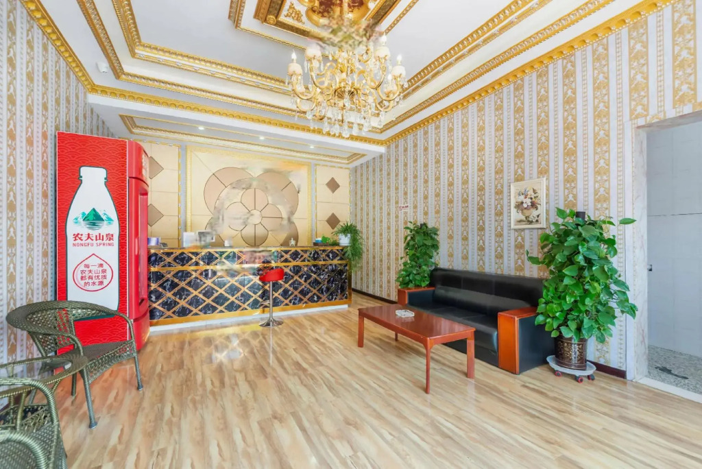 Xinhe Business Hotel