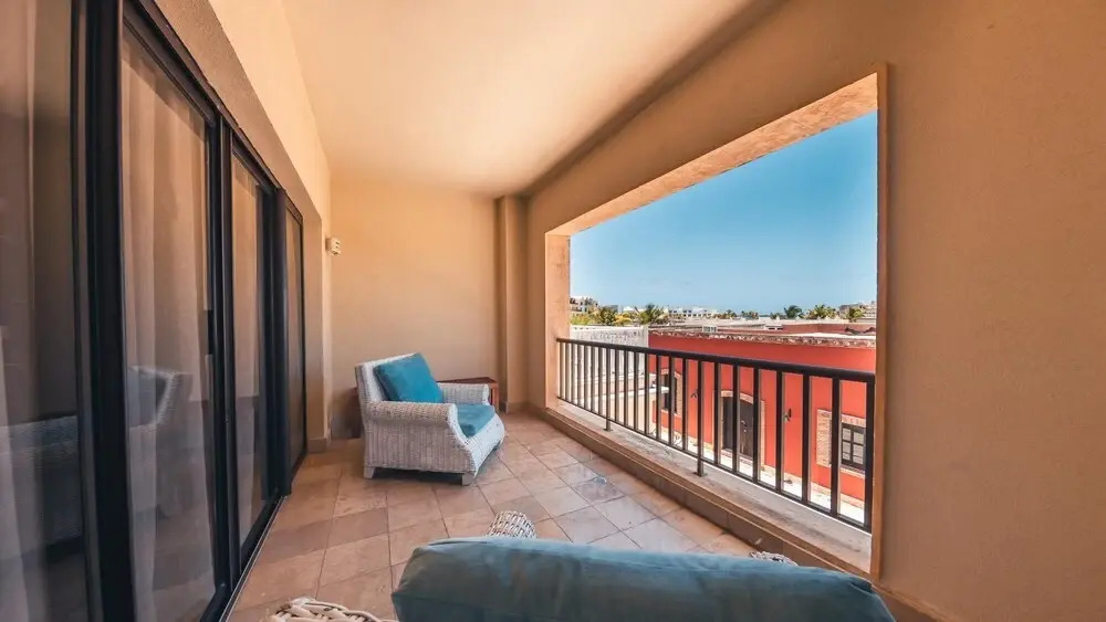 Bright and Open Apartment at Fishing Lodge w Private Parking B16