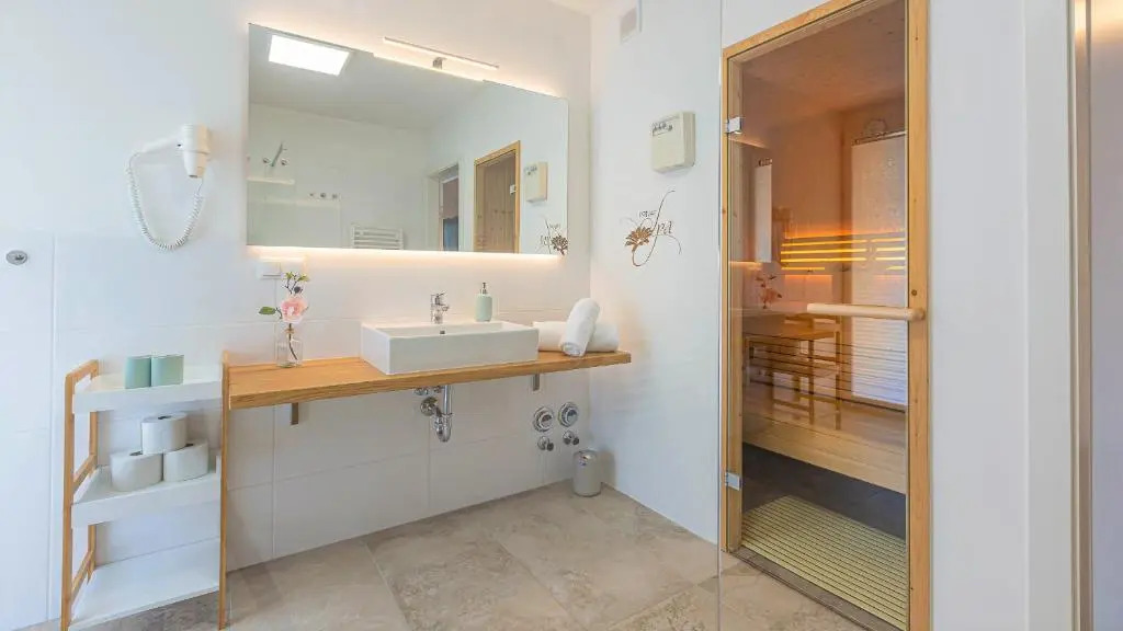 Alpine Appartement Top 4 by AA Holiday Homes