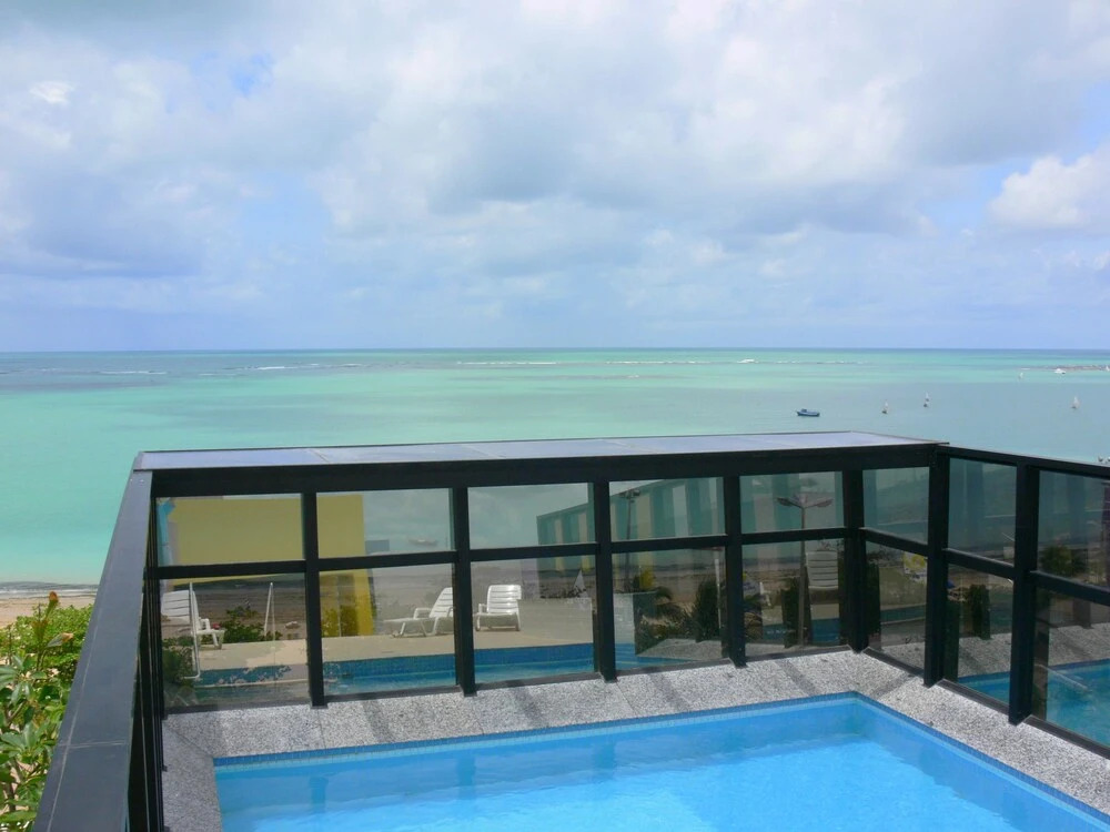 NA BEIRA MAR DE PAJUCARA - EDIFICIO NEO 2 - APARTAMENTO COM 02 QUARTOS - TEM VARANDA- VISTA LATERAL DO MAR - AVENIDA DOUTOR ANTONIO GOUVEIA 1081- CONSUMO ELETRICO É PAGO No CKECK-OUT 1KWH É 1,35 REIAS