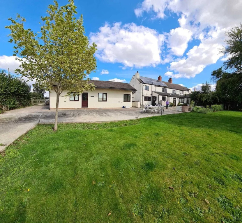 Converted Stables - Pet Friendly - Enclosed Garden