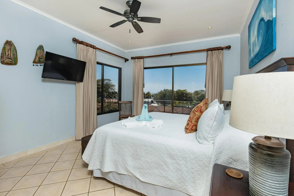 Sunrise 43 - 2 Bedroom Ocean View Condo