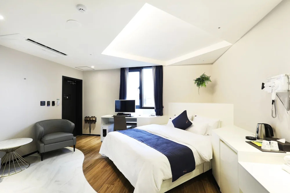 Cheonho Aria Hotel
