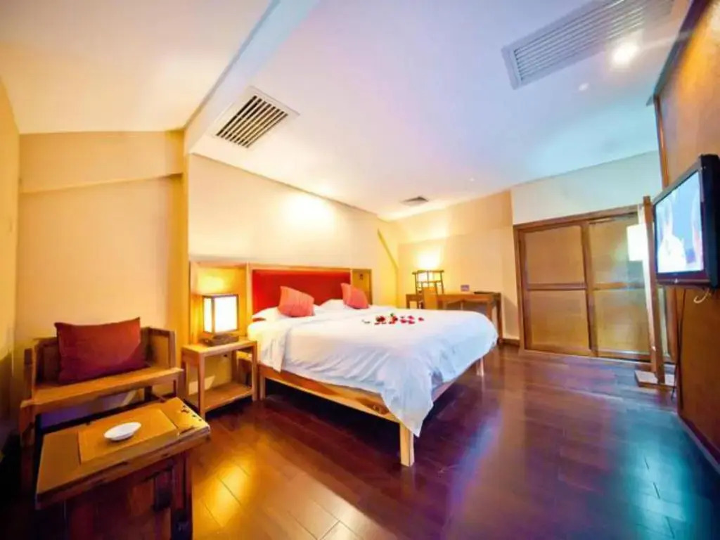 Sunshine 100 You Tan Hotel