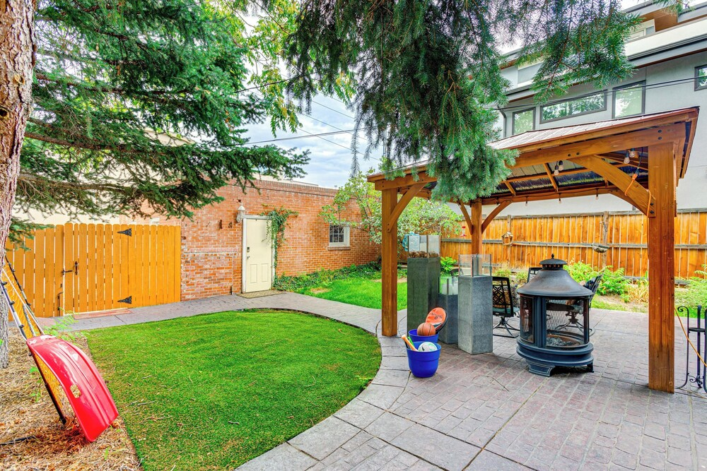 Denver Retreat in Cherry Creek: Walk to Dining!