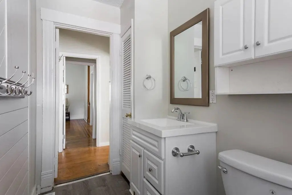 1858 Edgeland Avenue, Unit One