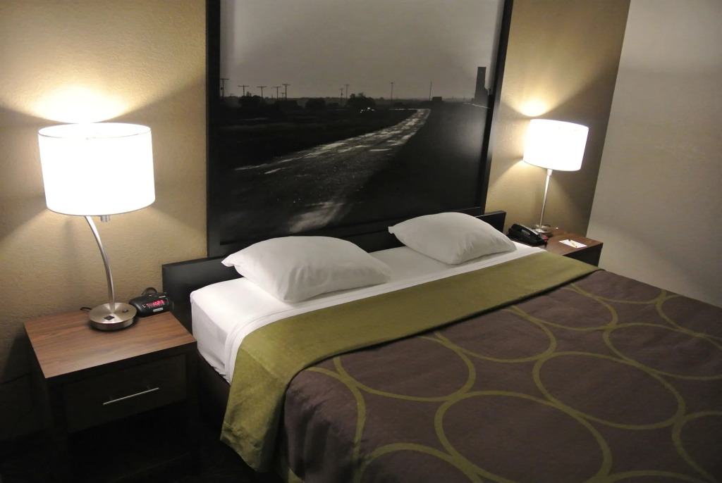 Home Inn and Suites Lloydminster